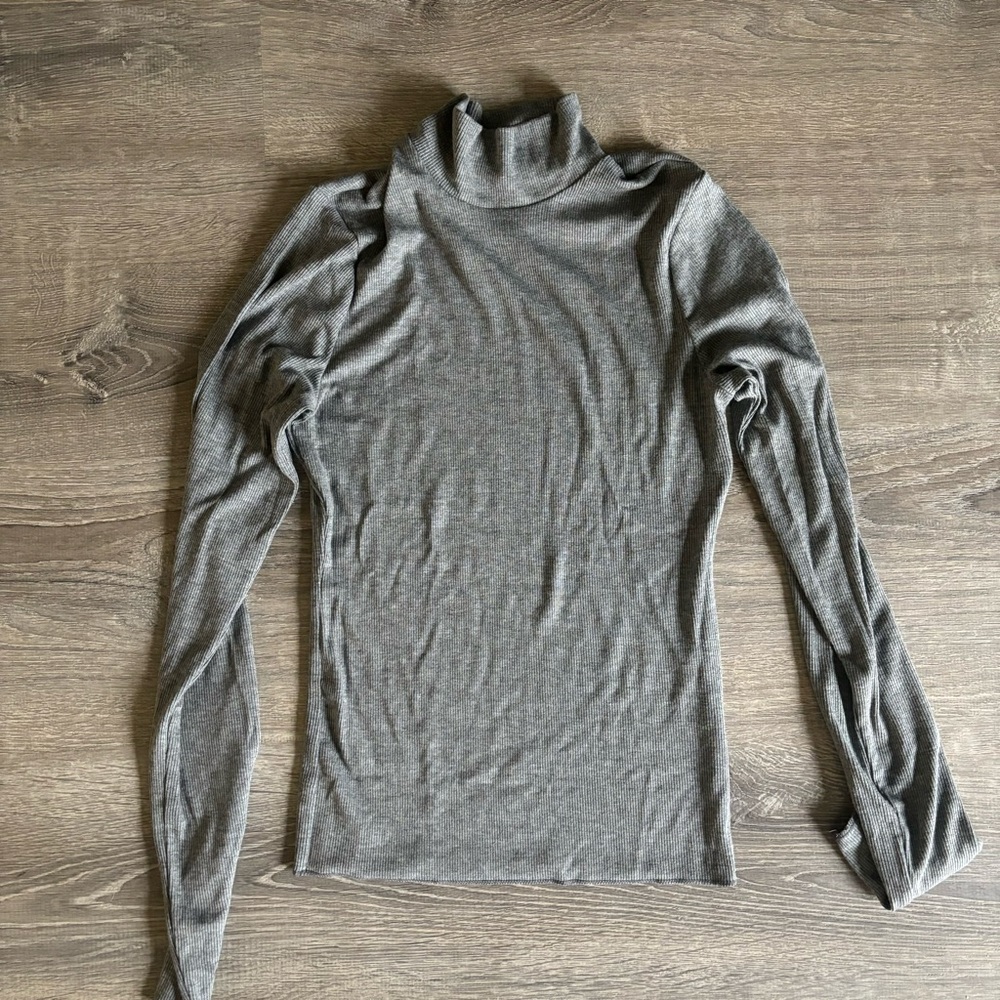 Abercrombie long sleeve turtleneck top